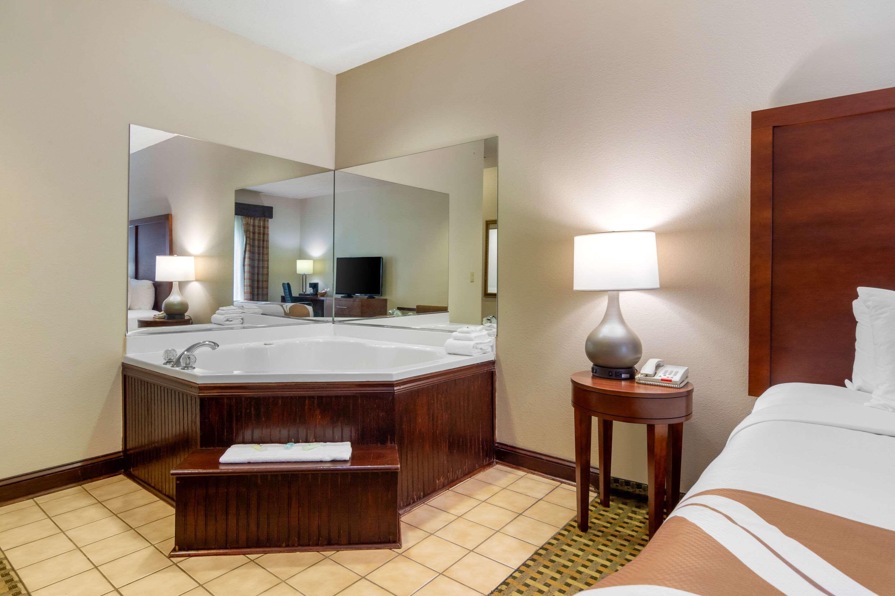 Quality Inn & Suites Decatur - Atlanta East Lithonia Bagian luar foto