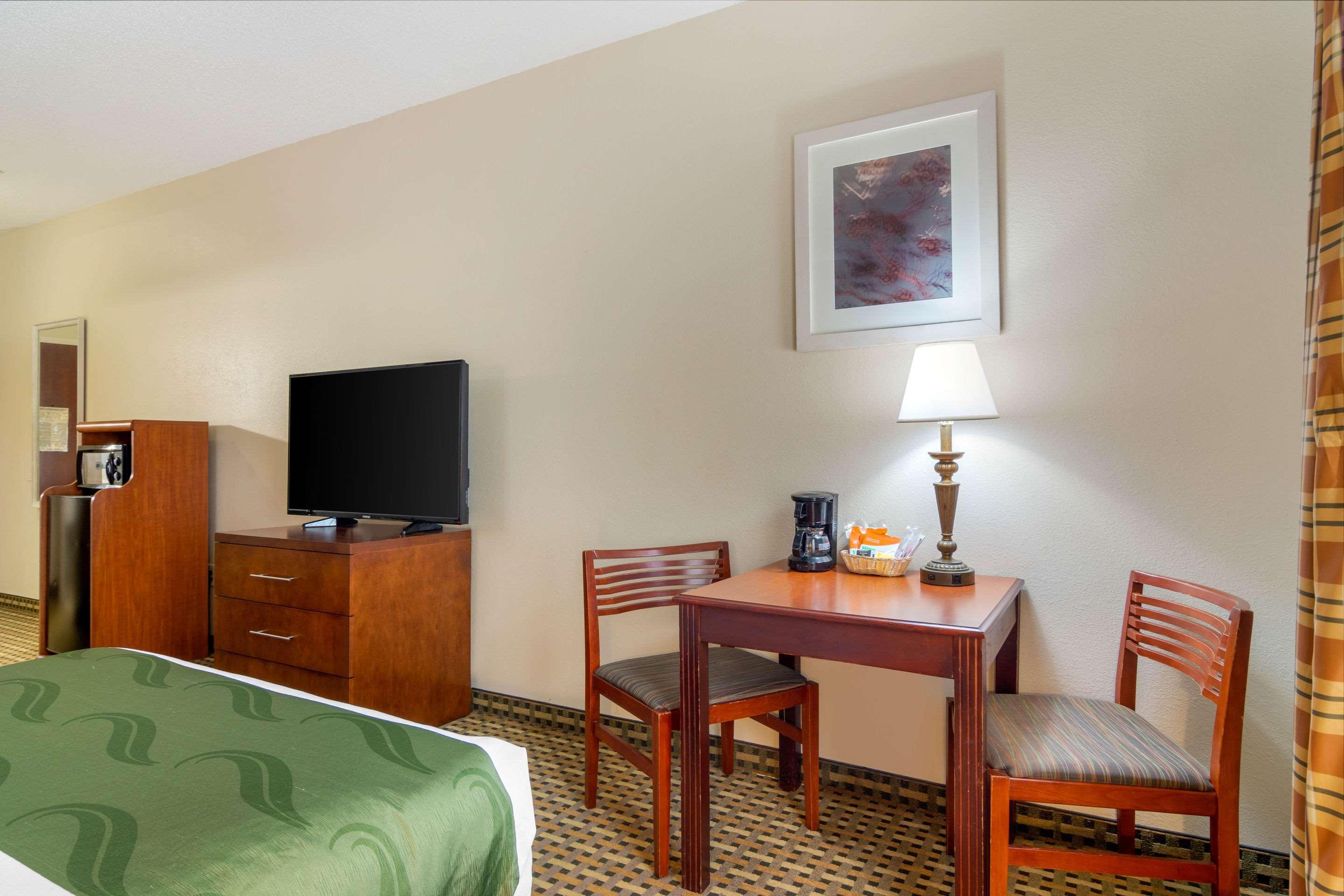 Quality Inn & Suites Decatur - Atlanta East Lithonia Bagian luar foto
