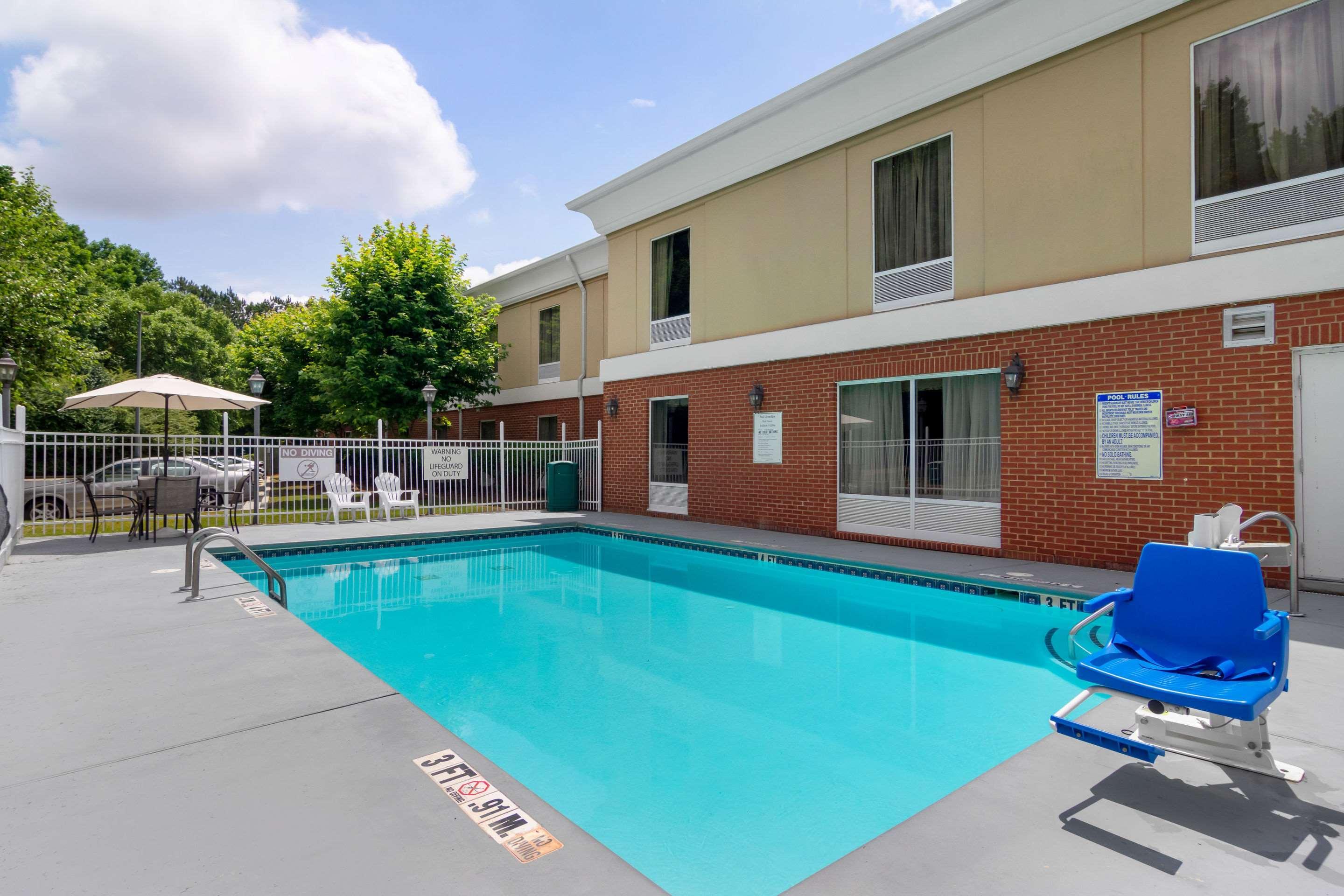 Quality Inn & Suites Decatur - Atlanta East Lithonia Bagian luar foto