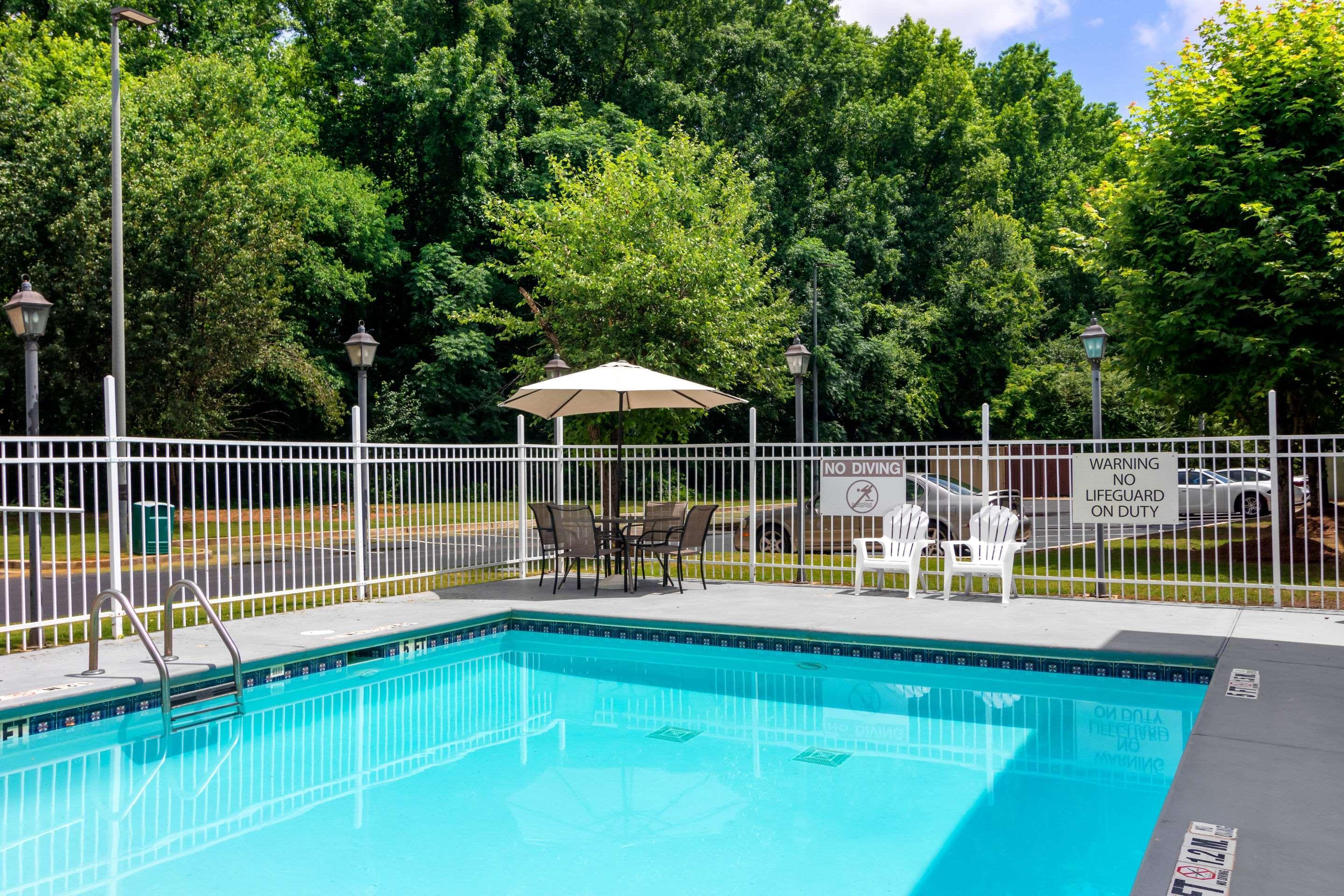 Quality Inn & Suites Decatur - Atlanta East Lithonia Bagian luar foto